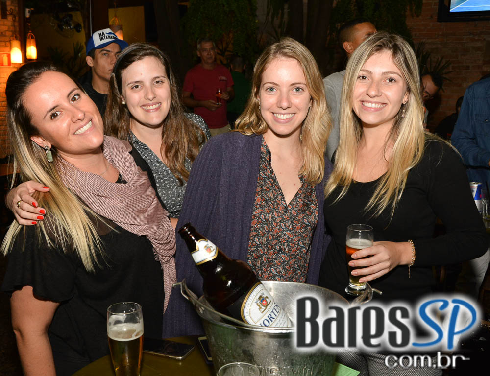 Lucyana Villar animou o happy hour do Quintal do Espeto na sexta Lucyana Villar animou o happy hour do Quintal do Espeto na sexta