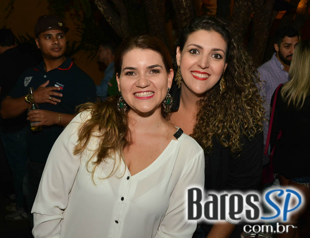 Lucyana Villar animou o happy hour do Quintal do Espeto na sexta Lucyana Villar animou o happy hour do Quintal do Espeto na sexta