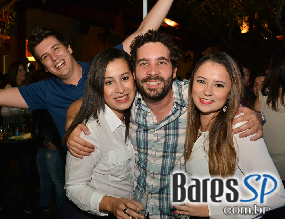 Lucyana Villar animou o happy hour do Quintal do Espeto na sexta Lucyana Villar animou o happy hour do Quintal do Espeto na sexta