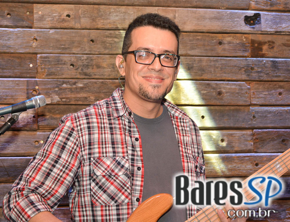 Lucyana Villar animou o happy hour do Quintal do Espeto na sexta Lucyana Villar animou o happy hour do Quintal do Espeto na sexta