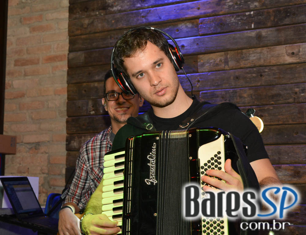 Lucyana Villar animou o happy hour do Quintal do Espeto na sexta Lucyana Villar animou o happy hour do Quintal do Espeto na sexta