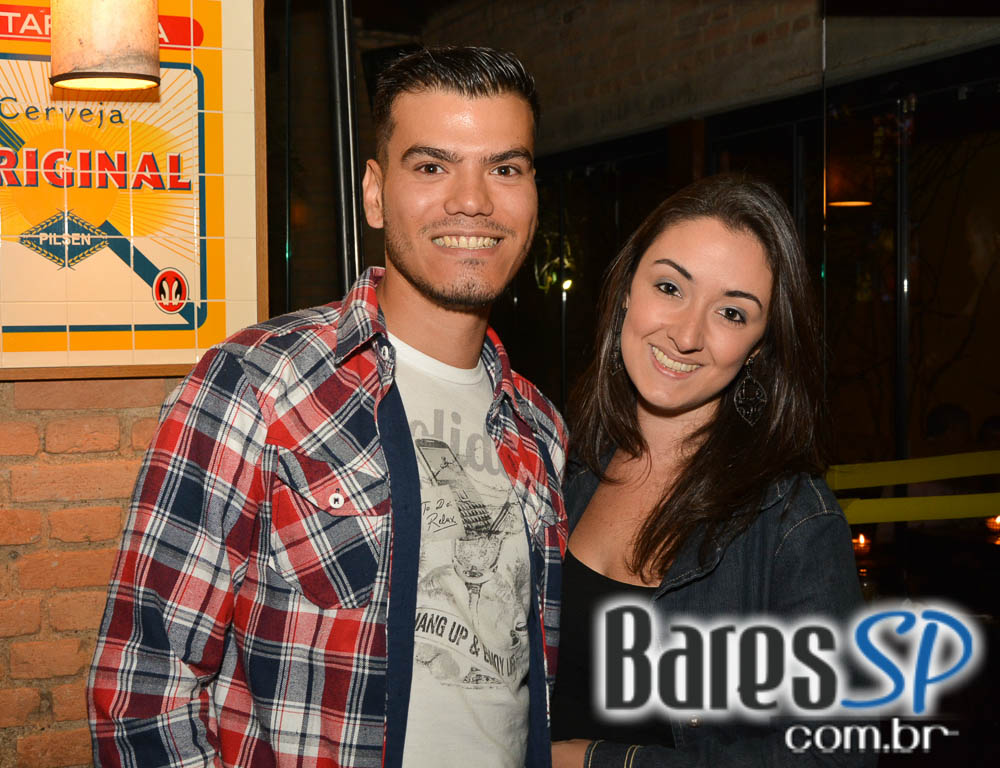 Lucyana Villar animou o happy hour do Quintal do Espeto na sexta Lucyana Villar animou o happy hour do Quintal do Espeto na sexta