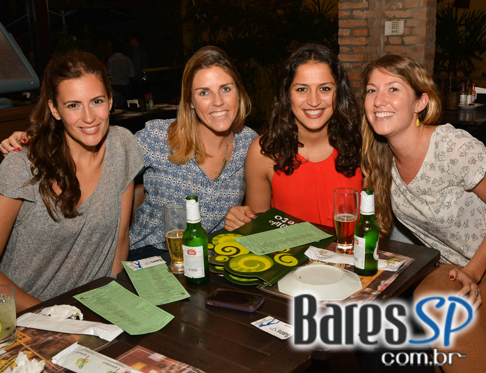 Lucyana Villar animou o happy hour do Quintal do Espeto na sexta Lucyana Villar animou o happy hour do Quintal do Espeto na sexta