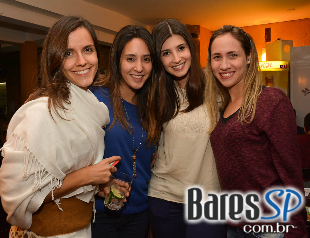 Lucyana Villar animou o happy hour do Quintal do Espeto na sexta Lucyana Villar animou o happy hour do Quintal do Espeto na sexta