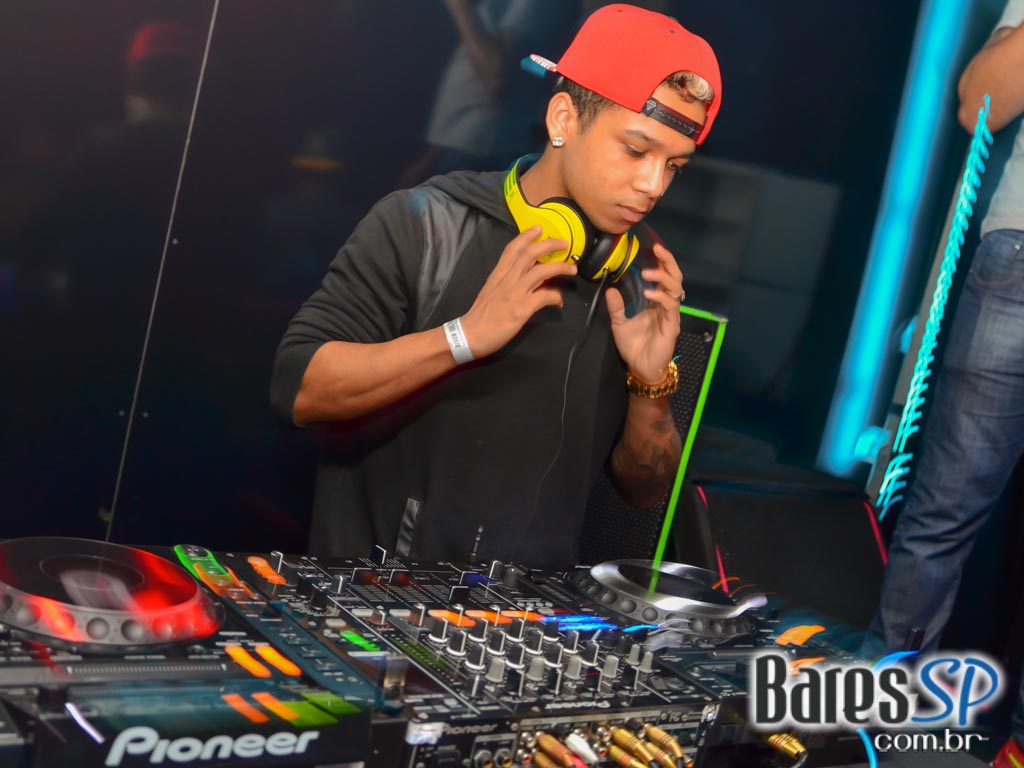 Disco Club recebeu o show de aniversário do Mr Catra com convidados especiais Disco Club recebeu o show de aniversário do Mr Catra com convidados especiais