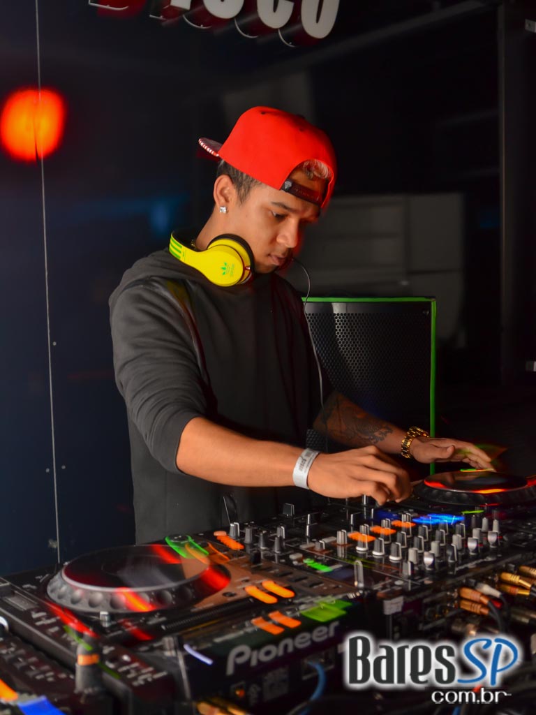 Disco Club recebeu o show de aniversário do Mr Catra com convidados especiais Disco Club recebeu o show de aniversário do Mr Catra com convidados especiais