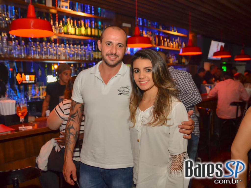 Banda Chambers se apresentou no St. George's Pub e animou a sexta Banda Chambers se apresentou no St. George's Pub e animou a sexta