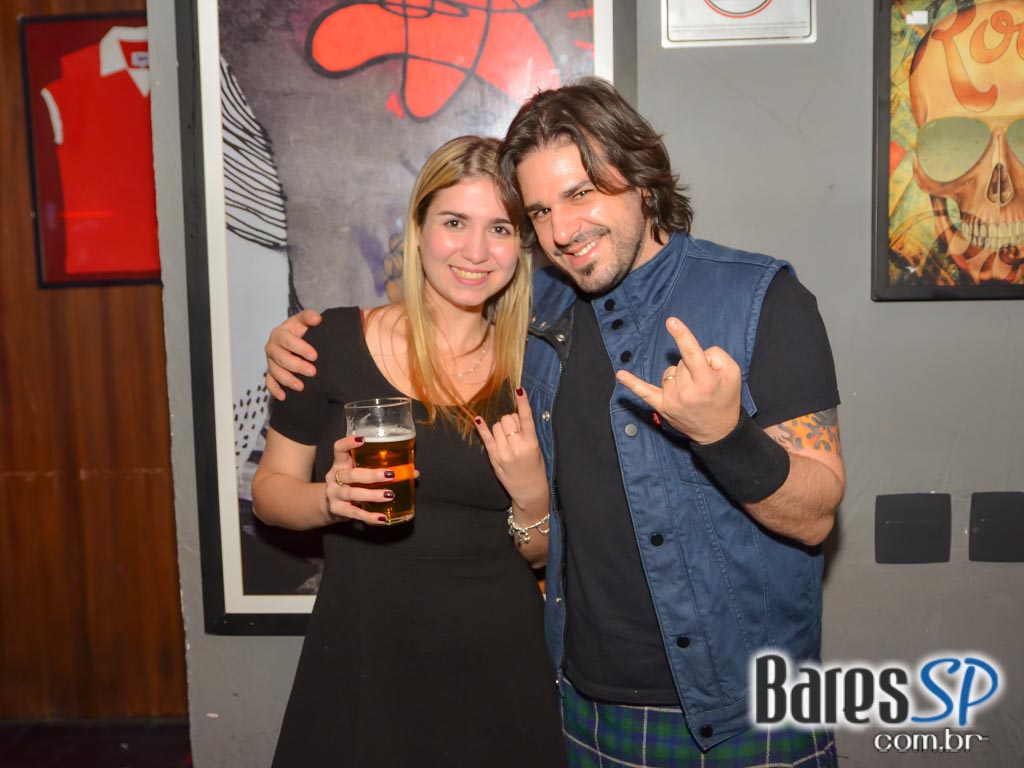 Banda Chambers se apresentou no St. George's Pub e animou a sexta Banda Chambers se apresentou no St. George's Pub e animou a sexta