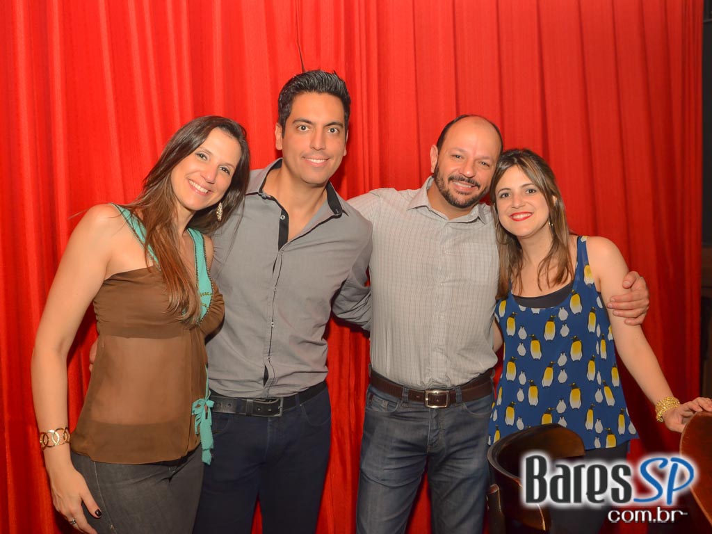 Banda Chambers se apresentou no St. George's Pub e animou a sexta Banda Chambers se apresentou no St. George's Pub e animou a sexta