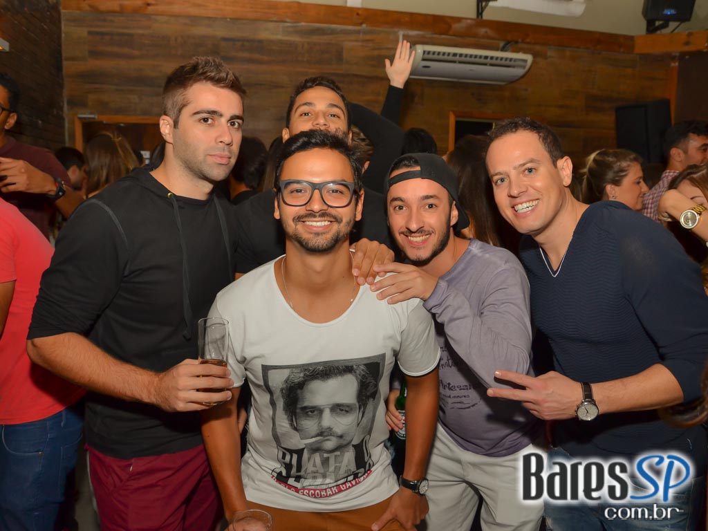 Sr Pitanga recebeu o show do Grupo Resenha & Samba na sexta Sr Pitanga recebeu o show do Grupo Resenha & Samba na sexta