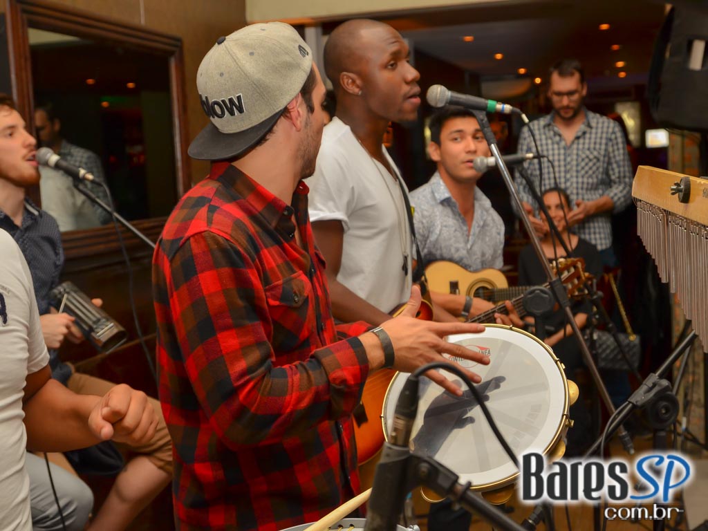 Sr Pitanga recebeu o show do Grupo Resenha & Samba na sexta Sr Pitanga recebeu o show do Grupo Resenha & Samba na sexta