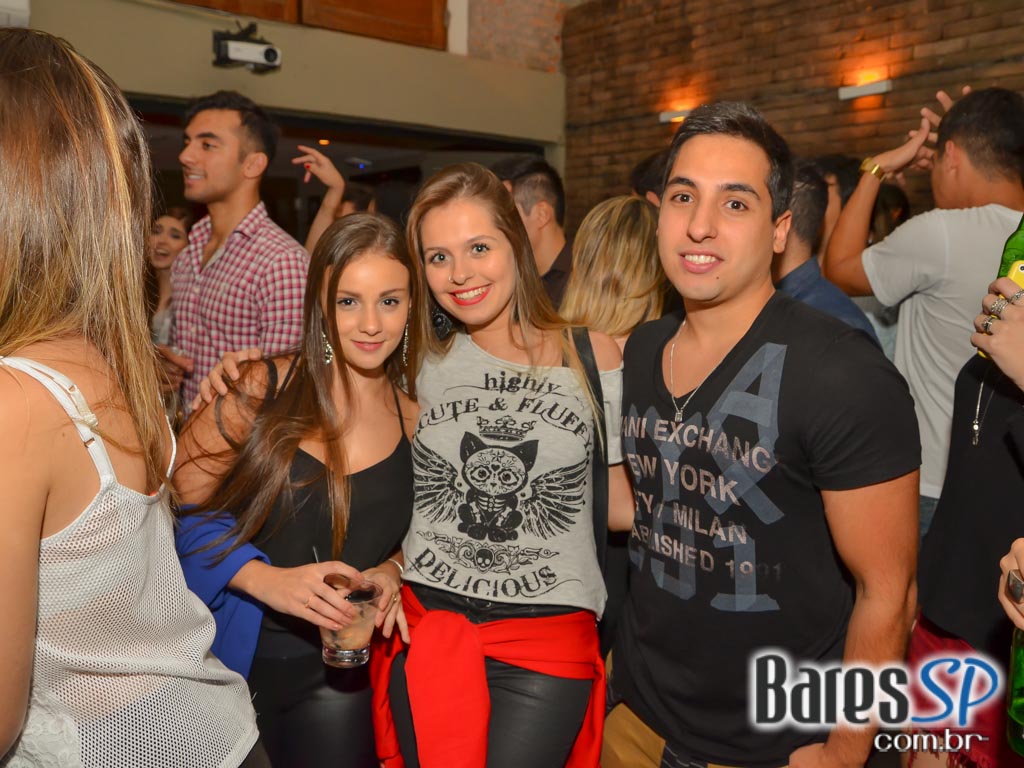 Sr Pitanga recebeu o show do Grupo Resenha & Samba na sexta Sr Pitanga recebeu o show do Grupo Resenha & Samba na sexta