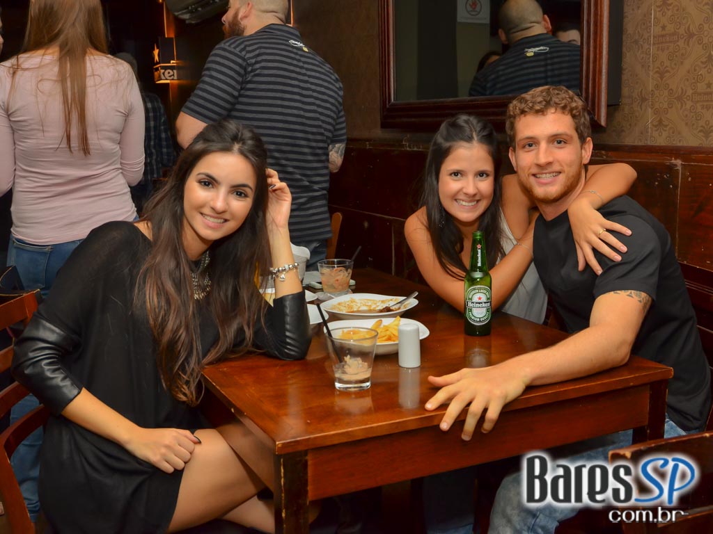 Sr Pitanga recebeu o show do Grupo Resenha & Samba na sexta Sr Pitanga recebeu o show do Grupo Resenha & Samba na sexta