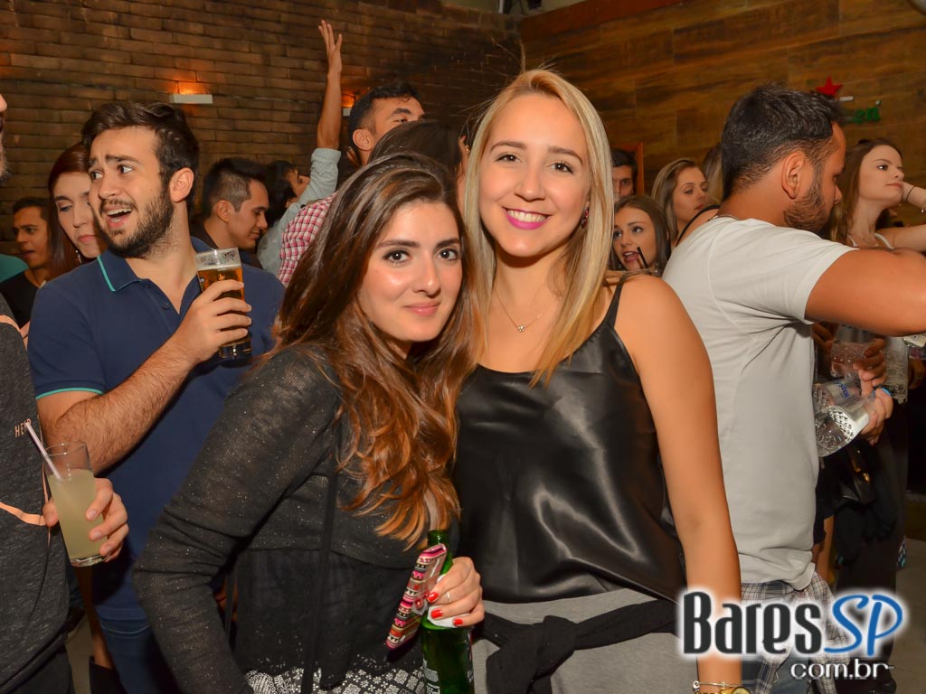 Sr Pitanga recebeu o show do Grupo Resenha & Samba na sexta Sr Pitanga recebeu o show do Grupo Resenha & Samba na sexta