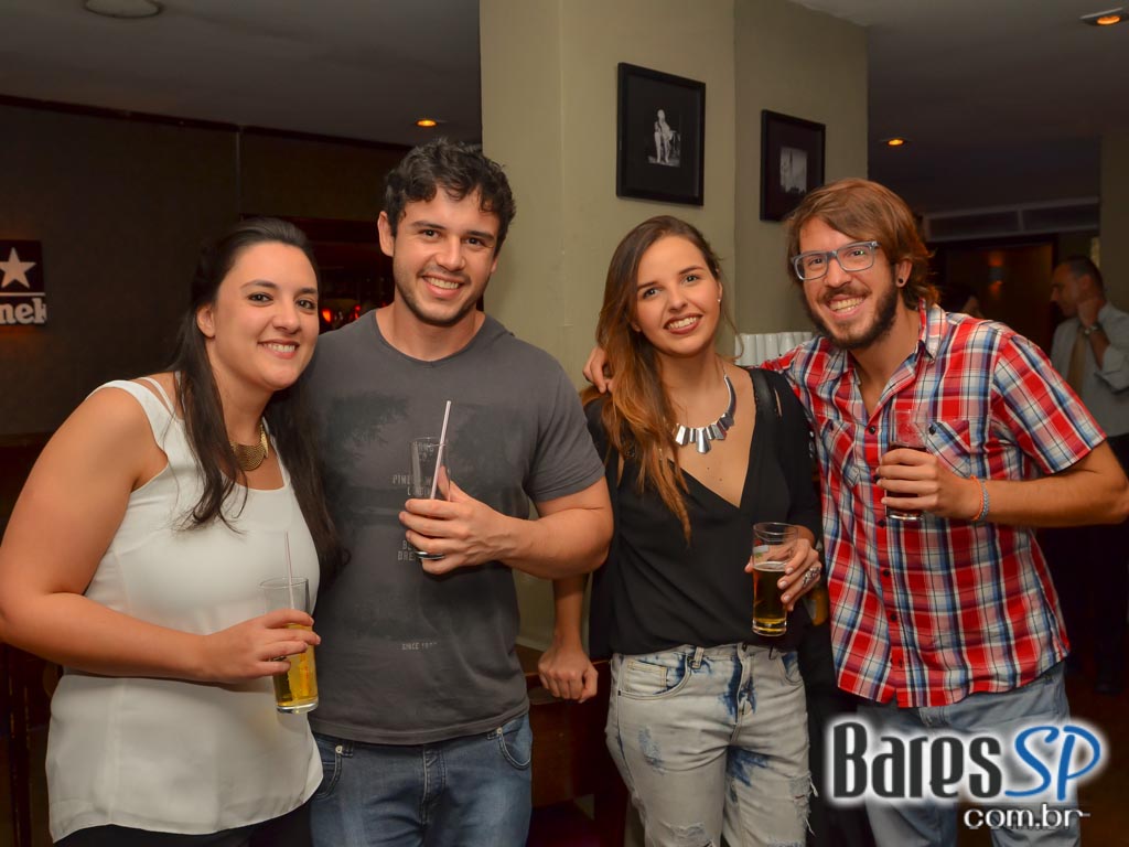 Sr Pitanga recebeu o show do Grupo Resenha & Samba na sexta Sr Pitanga recebeu o show do Grupo Resenha & Samba na sexta