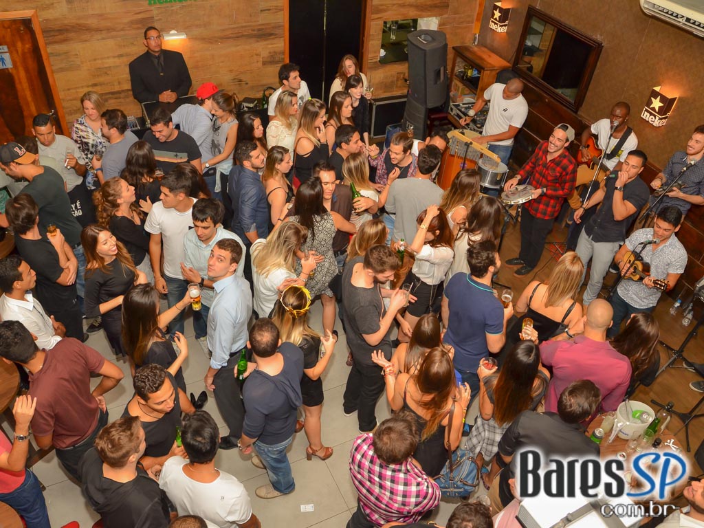 Sr Pitanga recebeu o show do Grupo Resenha & Samba na sexta Sr Pitanga recebeu o show do Grupo Resenha & Samba na sexta