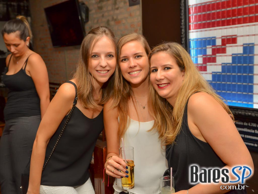 Sr Pitanga recebeu o show do Grupo Resenha & Samba na sexta Sr Pitanga recebeu o show do Grupo Resenha & Samba na sexta