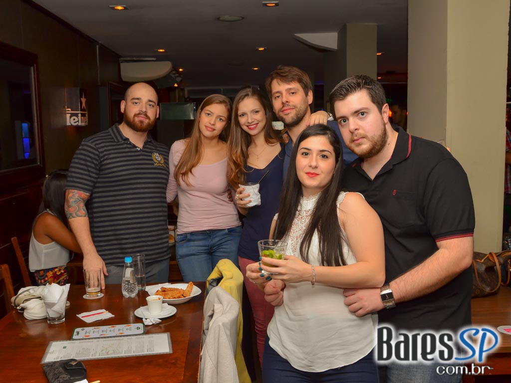 Sr Pitanga recebeu o show do Grupo Resenha & Samba na sexta Sr Pitanga recebeu o show do Grupo Resenha & Samba na sexta