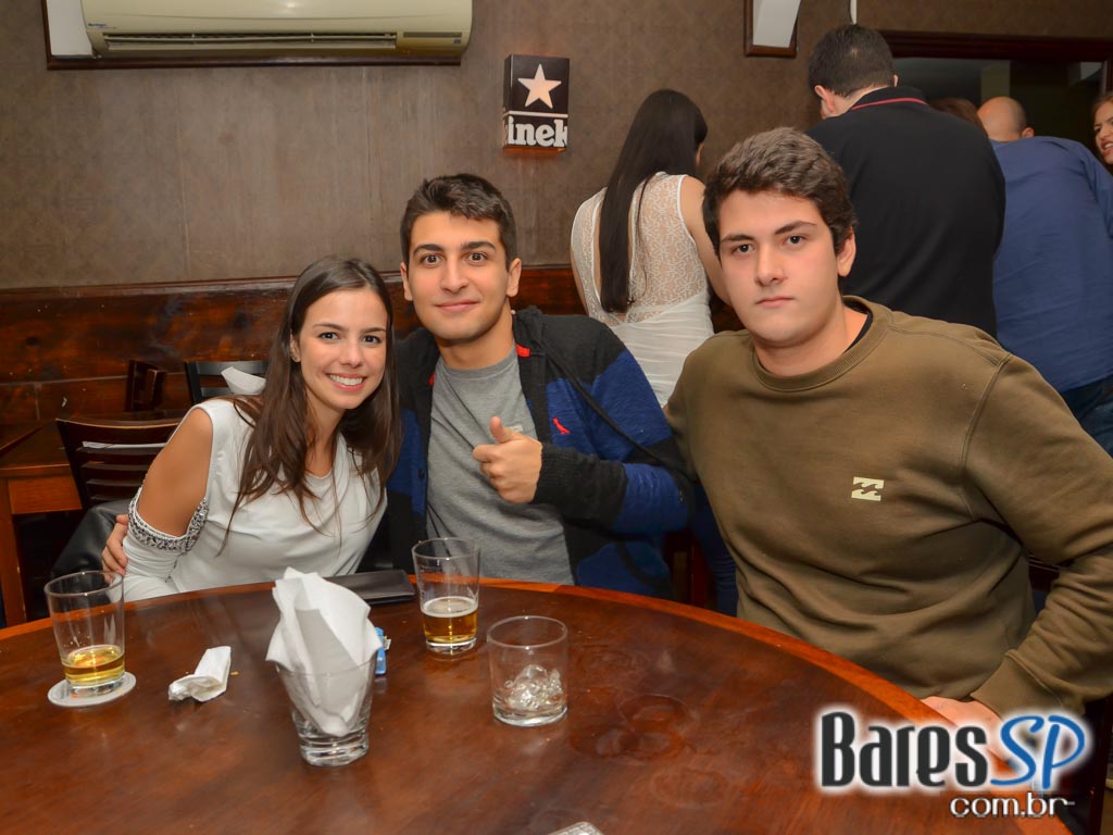 Sr Pitanga recebeu o show do Grupo Resenha & Samba na sexta Sr Pitanga recebeu o show do Grupo Resenha & Samba na sexta