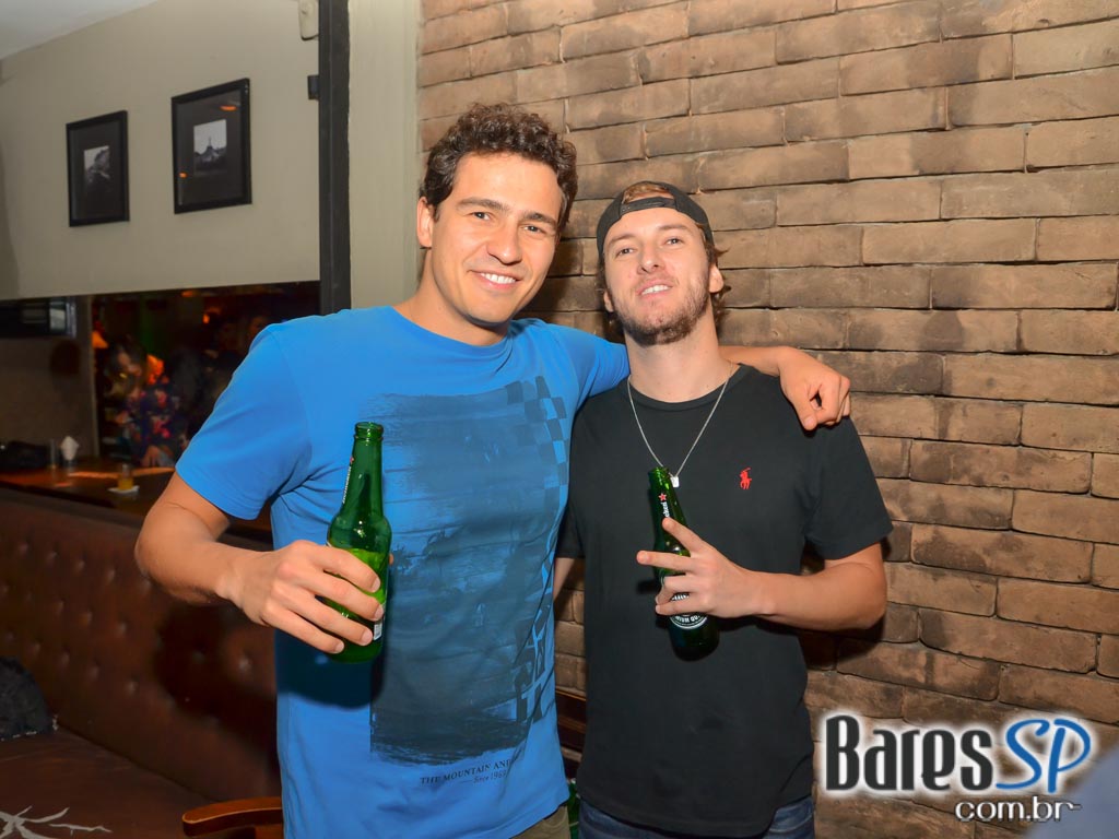 Sr Pitanga recebeu o show do Grupo Resenha & Samba na sexta Sr Pitanga recebeu o show do Grupo Resenha & Samba na sexta