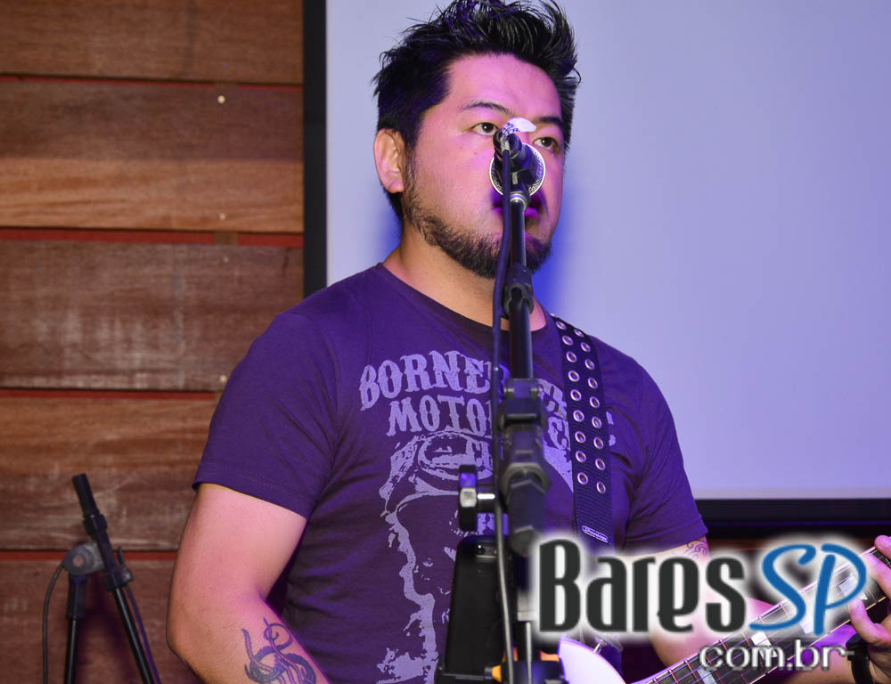 Banda Hot Rocks comandou a sexta-feira com muito rock no Ozzy Stage Bar Banda Hot Rocks comandou a sexta-feira com muito rock no Ozzy Stage Bar