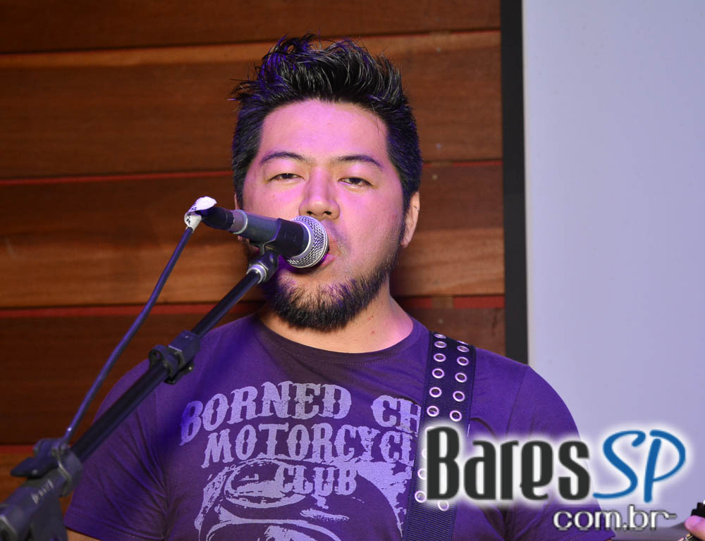 Banda Hot Rocks comandou a sexta-feira com muito rock no Ozzy Stage Bar Banda Hot Rocks comandou a sexta-feira com muito rock no Ozzy Stage Bar
