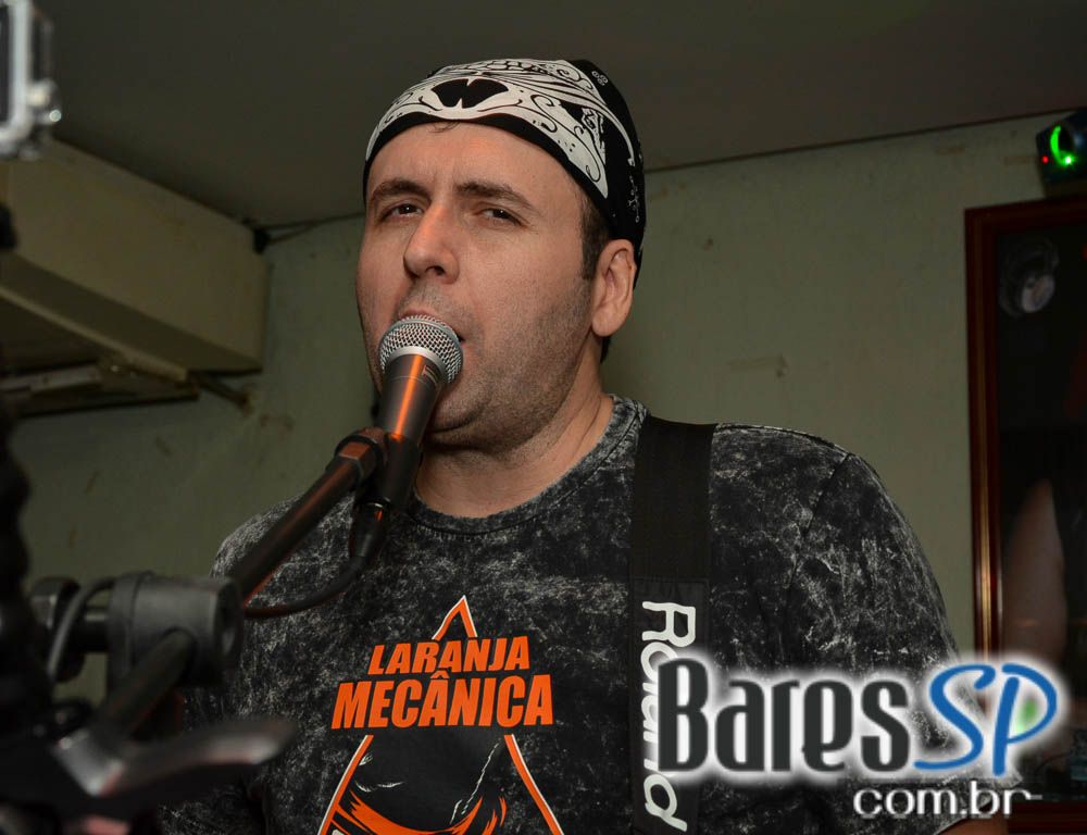 Banda Big Five agitou a noite com muito pop rock no palco do Capital da Villa Banda Big Five agitou a noite com muito pop rock no palco do Capital da Villa