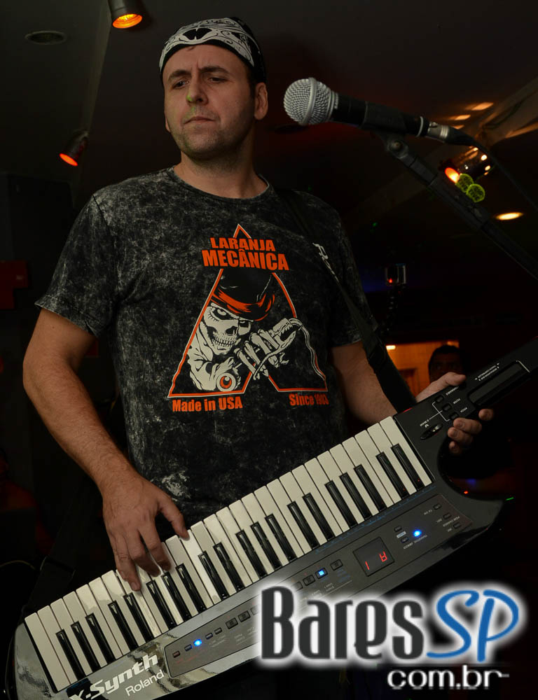 Banda Big Five agitou a noite com muito pop rock no palco do Capital da Villa Banda Big Five agitou a noite com muito pop rock no palco do Capital da Villa