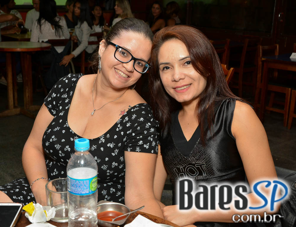 Banda Big Five agitou a noite com muito pop rock no palco do Capital da Villa Banda Big Five agitou a noite com muito pop rock no palco do Capital da Villa