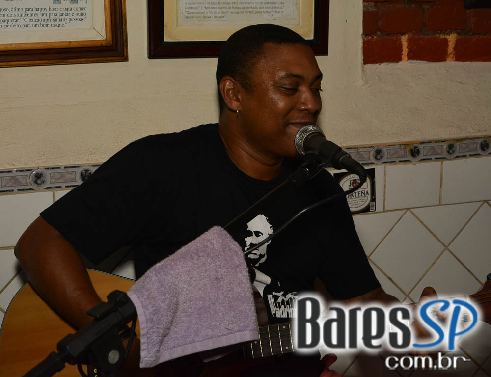 Banda Solo America Junk & Friends animou o Finnegans Pub no sábado a noite Banda Solo America Junk & Friends animou o Finnegans Pub no sábado a noite