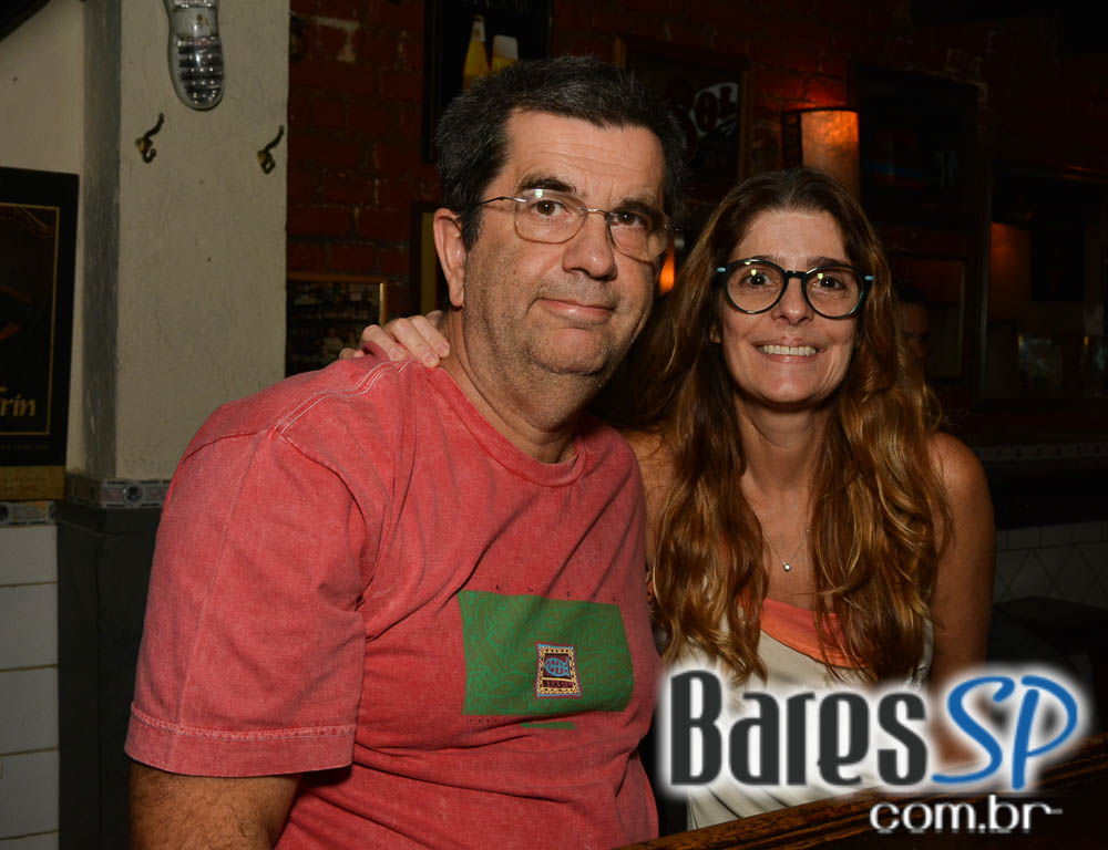 Banda Solo America Junk & Friends animou o Finnegans Pub no sábado a noite Banda Solo America Junk & Friends animou o Finnegans Pub no sábado a noite