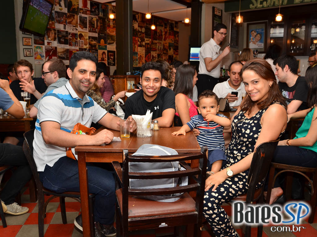 Veloso Bar ofereceu deliciosas caipirinhas e variedades de petiscos Veloso Bar ofereceu deliciosas caipirinhas e variedades de petiscos