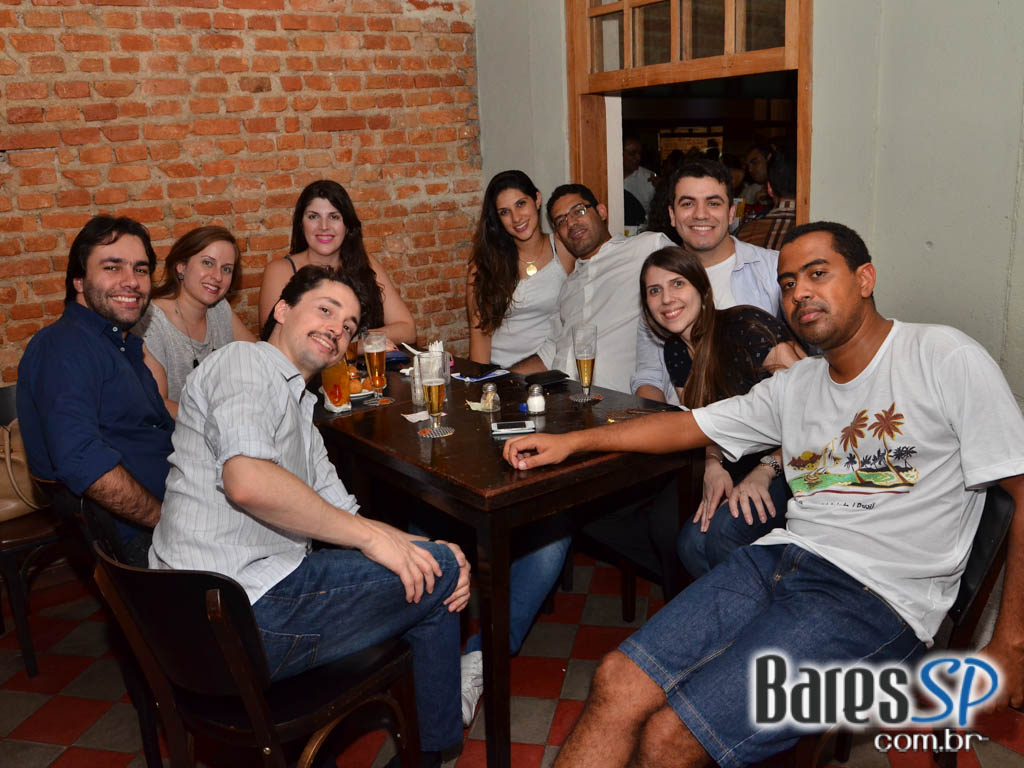 Veloso Bar ofereceu deliciosas caipirinhas e variedades de petiscos Veloso Bar ofereceu deliciosas caipirinhas e variedades de petiscos