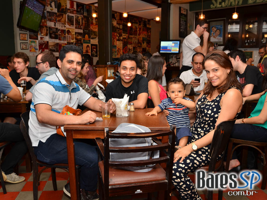 Veloso Bar ofereceu deliciosas caipirinhas e variedades de petiscos Veloso Bar ofereceu deliciosas caipirinhas e variedades de petiscos