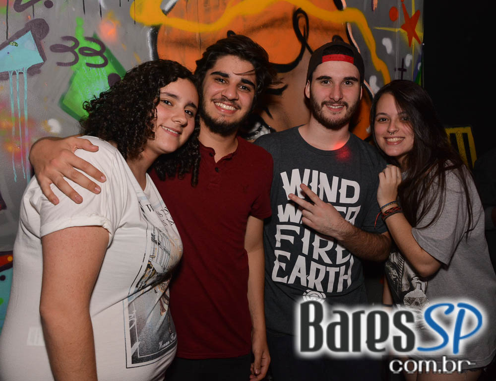 Nola Bar realizou a Festa Mix -Tape com DJ Kefing e convidados Nola Bar realizou a Festa Mix -Tape com DJ Kefing e convidados