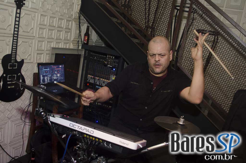 Jacaré Grill comemora 25 anos com atrações especiais na terça Jacaré Grill comemora 25 anos com atrações especiais na terça