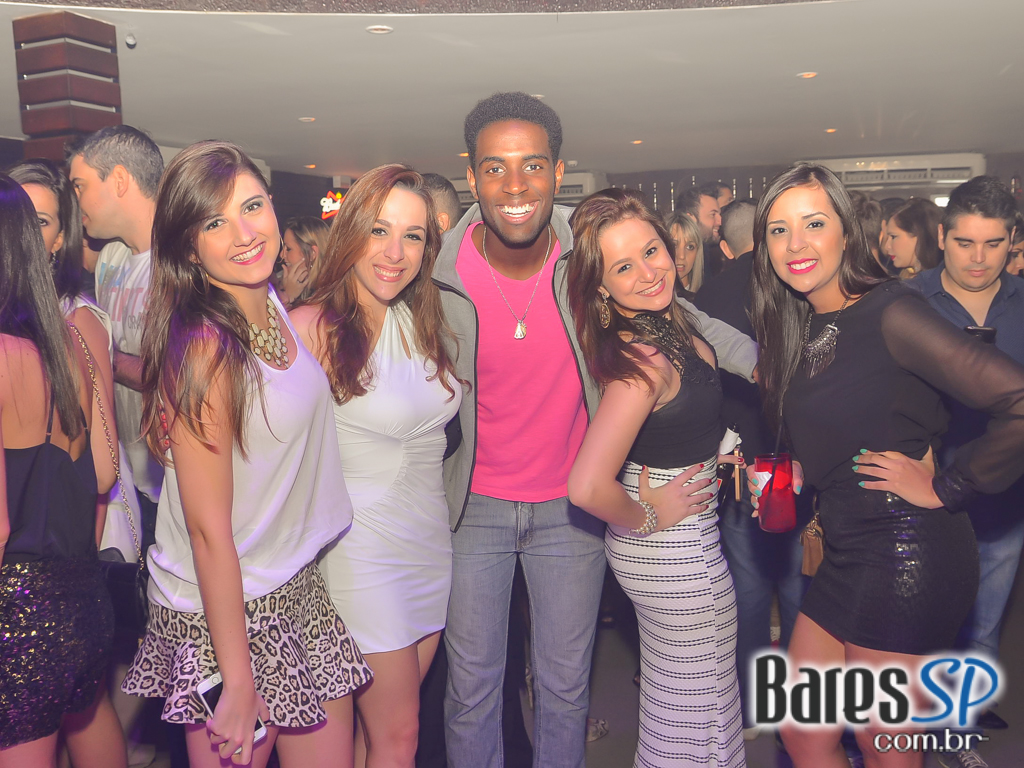 Woods comemorou o aniversário de 5 anos com atrações especiais Woods comemorou o aniversário de 5 anos com atrações especiais