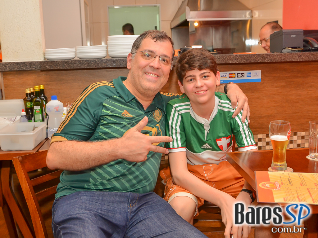 Fanáticos Bar & Grill transmitiu o jogo da Copa do Brasil entre Santos x Palmeiras