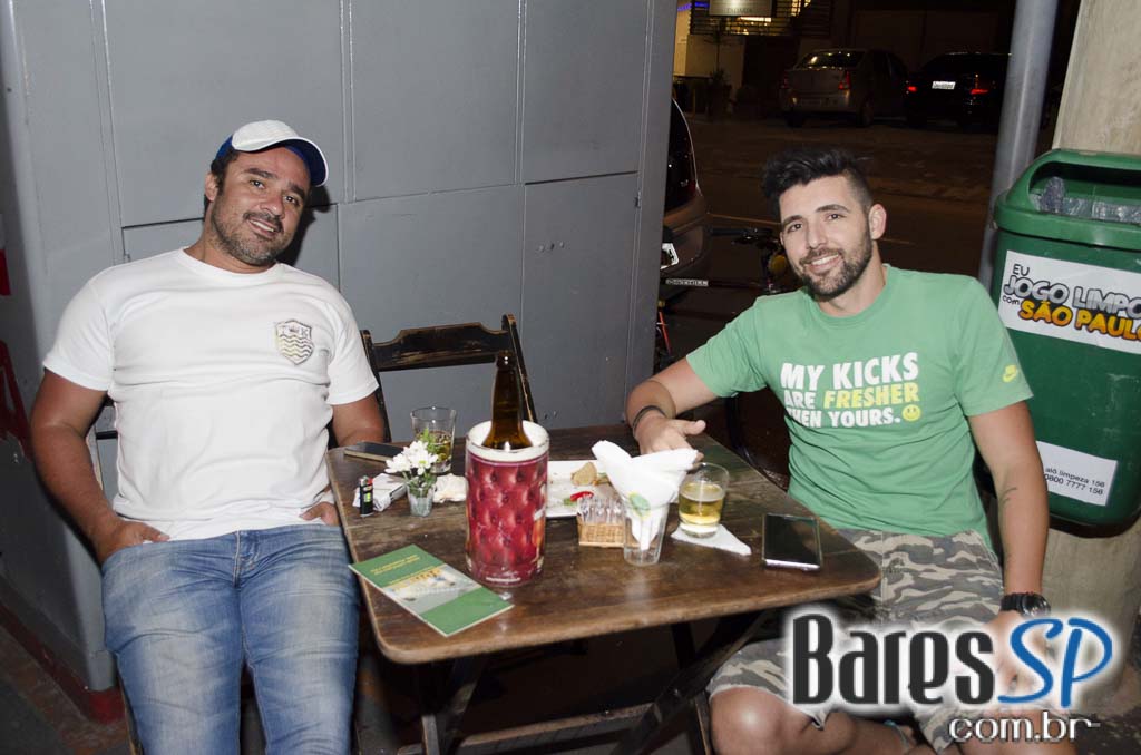 Linguiça em espiral foi a grande estrela do happy hour do Legitimo Bar Linguiça em espiral foi a grande estrela do happy hour do Legitimo Bar