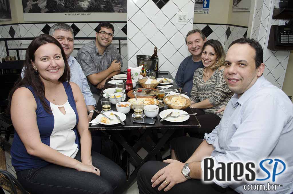 Linguiça em espiral foi a grande estrela do happy hour do Legitimo Bar Linguiça em espiral foi a grande estrela do happy hour do Legitimo Bar