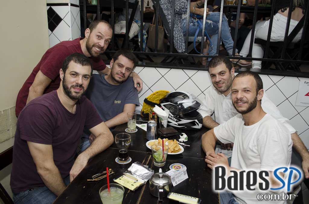 Linguiça em espiral foi a grande estrela do happy hour do Legitimo Bar Linguiça em espiral foi a grande estrela do happy hour do Legitimo Bar