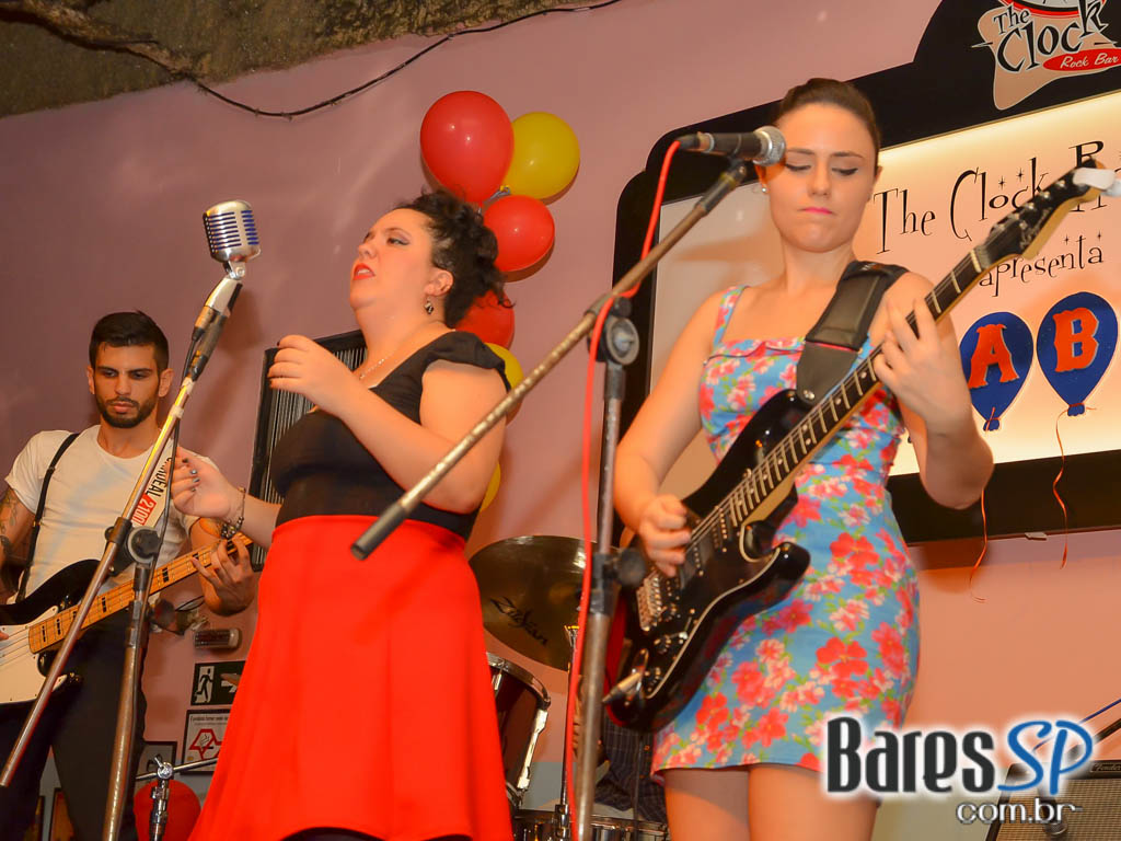 The Clock Rock Bar comemorou aniversário de 11 anos com atrações especiais The Clock Rock Bar comemorou aniversário de 11 anos com atrações especiais