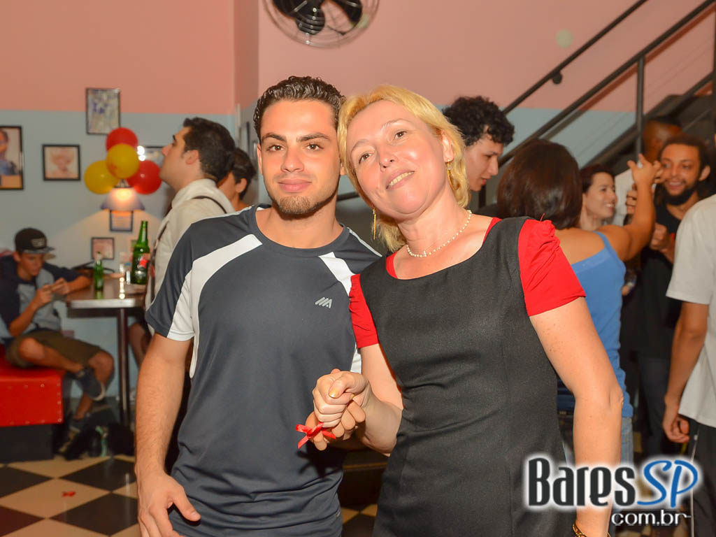 The Clock Rock Bar comemorou aniversário de 11 anos com atrações especiais The Clock Rock Bar comemorou aniversário de 11 anos com atrações especiais