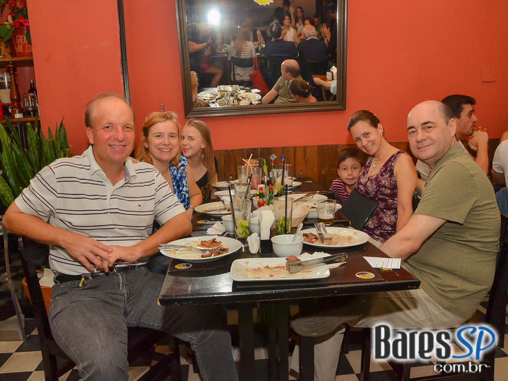 Bar Desembargador ofereceu ampla carta de drinks e diferentes petiscos Bar Desembargador ofereceu ampla carta de drinks e diferentes petiscos