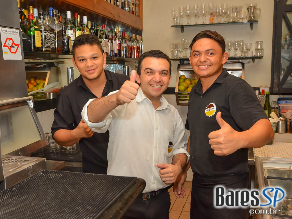 Bar Desembargador ofereceu ampla carta de drinks e diferentes petiscos Bar Desembargador ofereceu ampla carta de drinks e diferentes petiscos