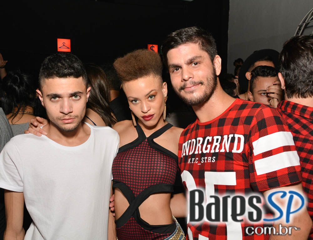 Anexo B embalou a noite de sábado com a edição da Festa Nêga Anexo B embalou a noite de sábado com a edição da Festa Nêga