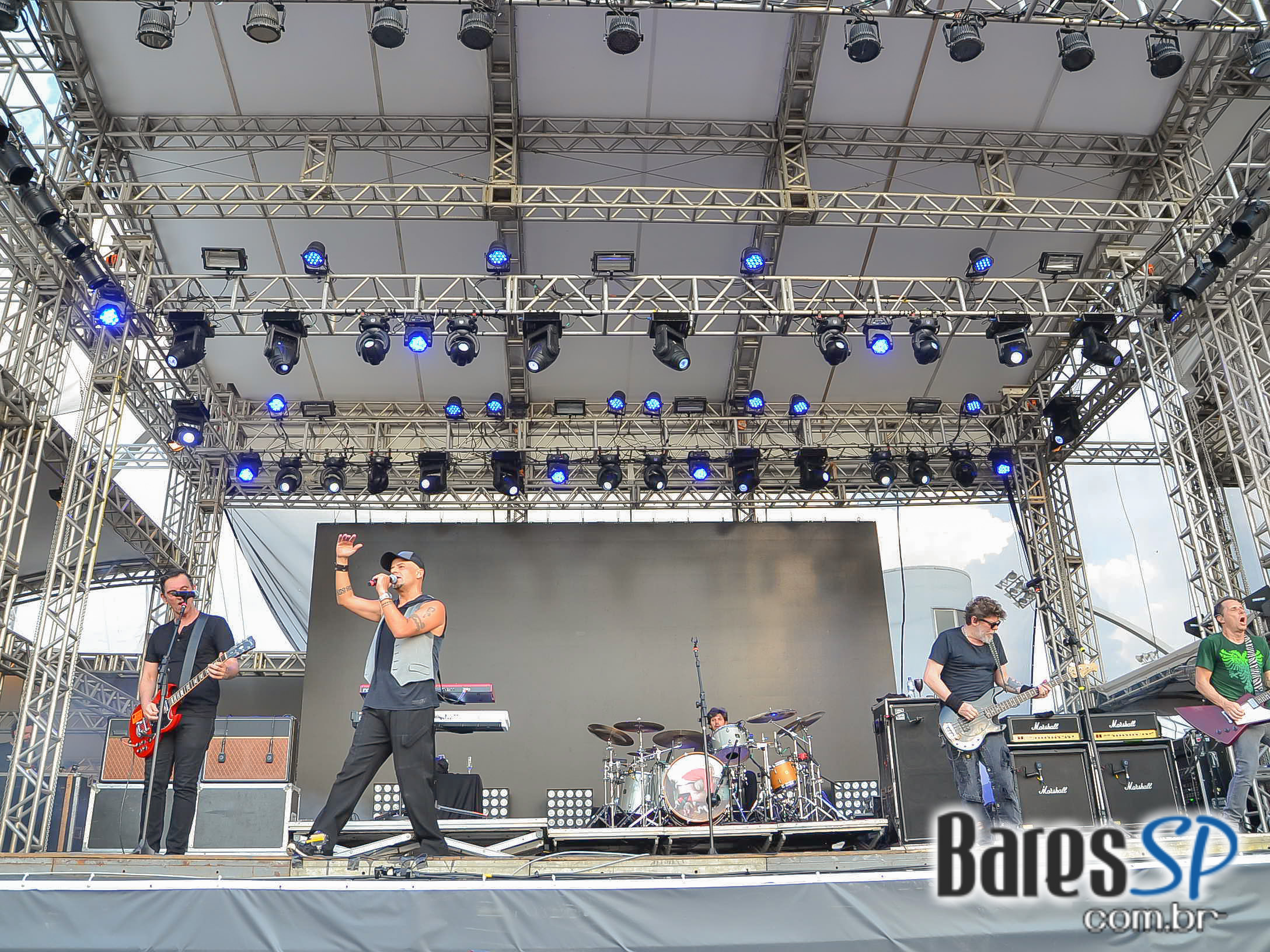 89FM reuniu Paralamas, Titãs, Pitty, Raimundos, CPM22 e mais em show para celebrar seus 30 anos na Arena Anhembi 89FM reuniu Paralamas, Titãs, Pitty, Raimundos, CPM22 e mais em show para celebrar seus 30 anos na Arena Anhembi