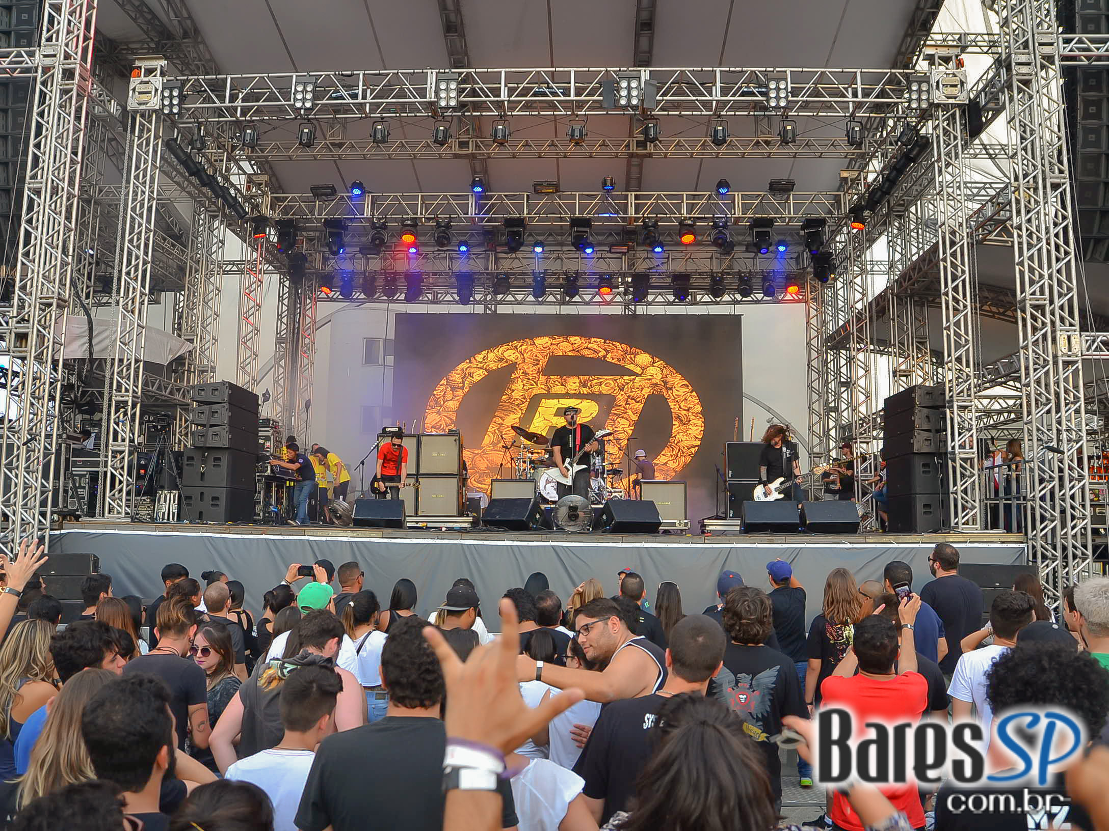 89FM reuniu Paralamas, Titãs, Pitty, Raimundos, CPM22 e mais em show para celebrar seus 30 anos na Arena Anhembi 89FM reuniu Paralamas, Titãs, Pitty, Raimundos, CPM22 e mais em show para celebrar seus 30 anos na Arena Anhembi