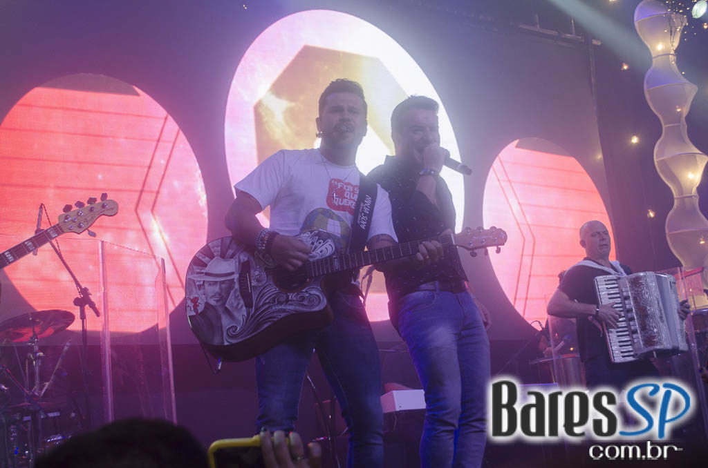 Festa de 3 anos da Brooks apresentou Marcos & Belutti que animou a quarta Festa de 3 anos da Brooks apresentou Marcos & Belutti que animou a quarta