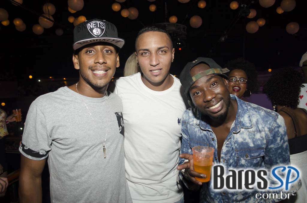 Carioca Club recebeu show do Grupo Turma do Pagode e convidados Carioca Club recebeu show do Grupo Turma do Pagode e convidados